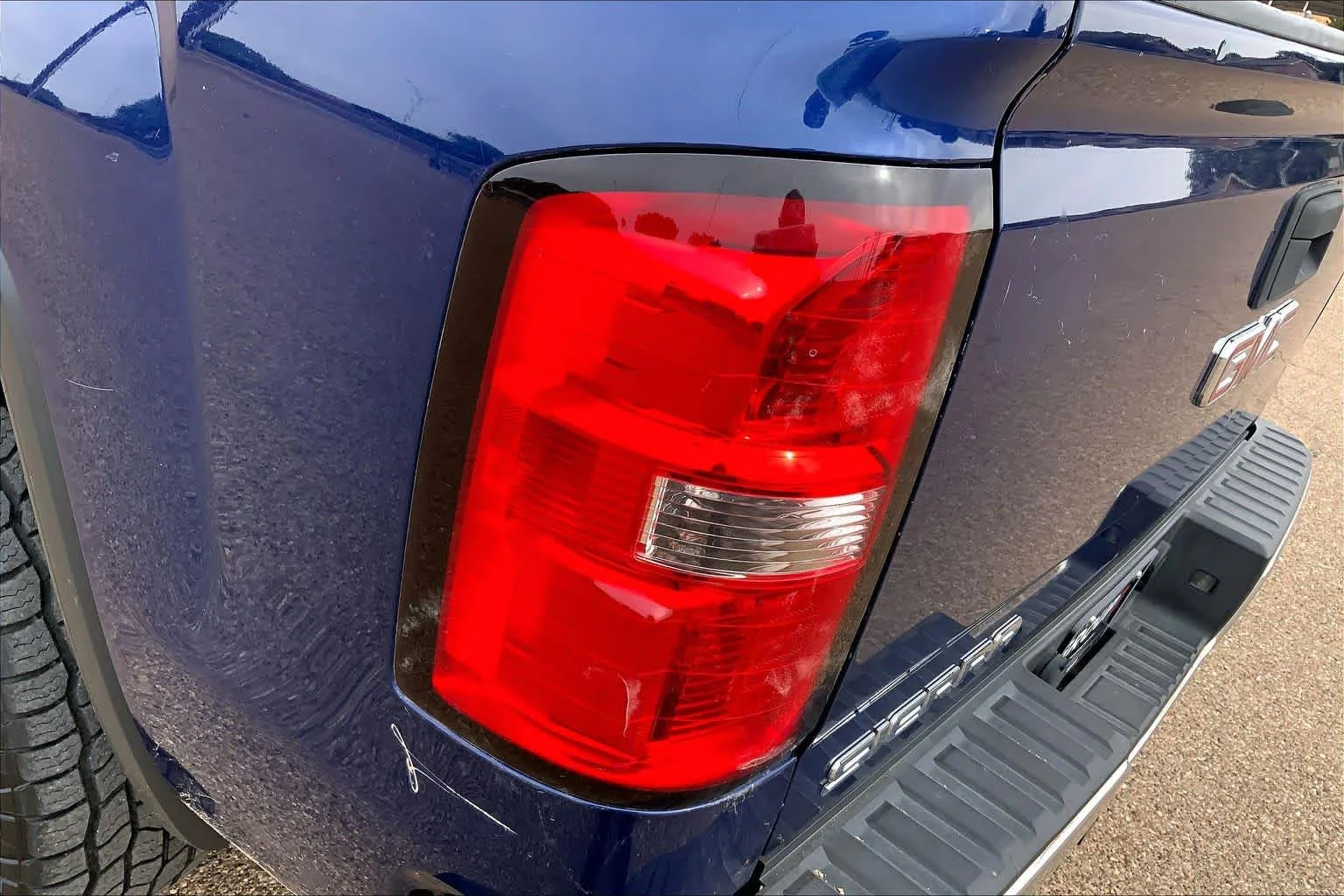 Used 2014 Cobalt Blue Metallic GMC  image 27