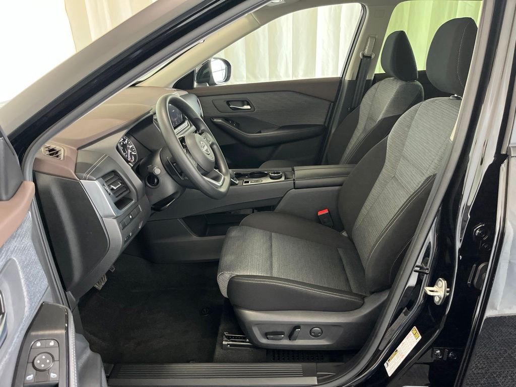 Used 2023 Black Nissan SV image 3