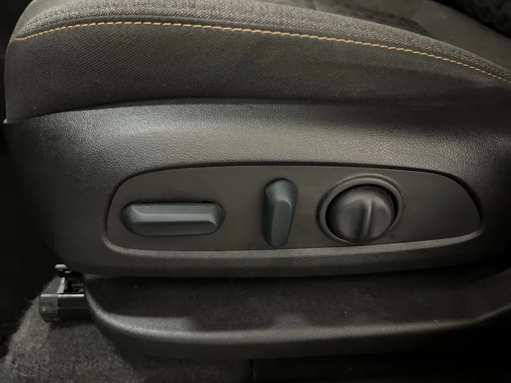Used 2022 Silver Chevrolet LT image 19