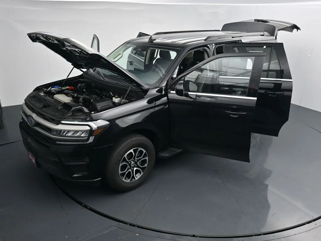Used 2024 Black Ford XLT image 26