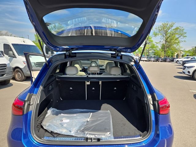 New 2026 Starling Blue Metallic Mercedes-Benz GLC300 image 29