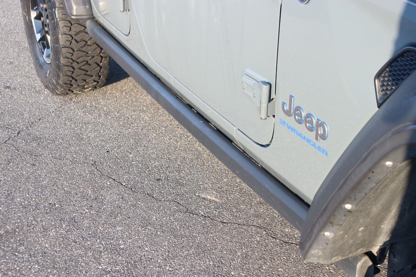 Used 2024 Grey Jeep Rubicon image 11