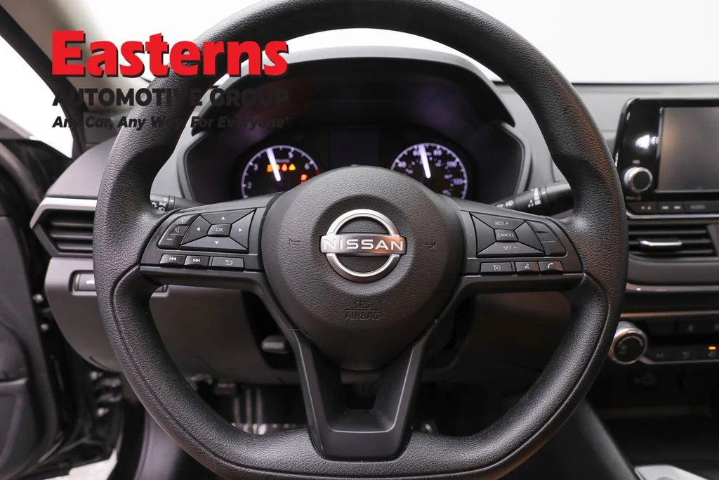 Used 2023 Black Nissan 2.5 S image 10