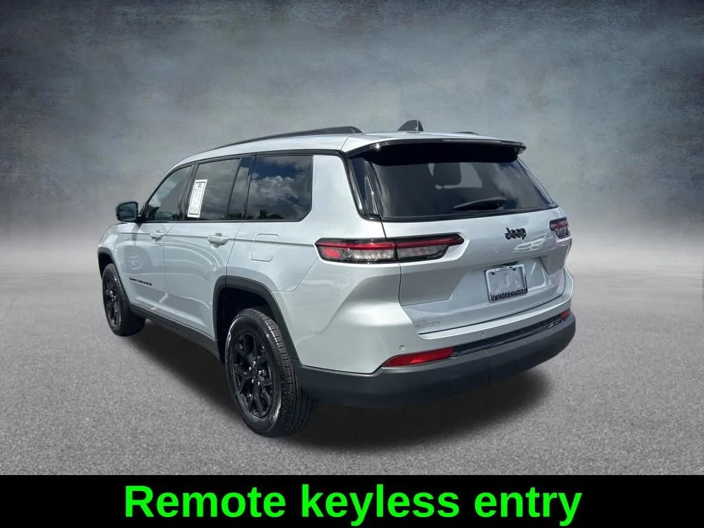 Used 2025 Silver Jeep Altitude X image 7