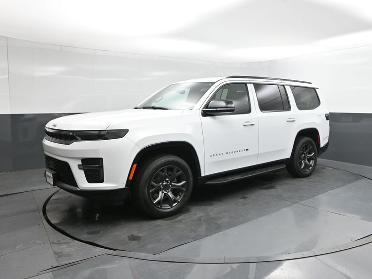 New 2026 Bright White Clear-Coat Exterior Paint Jeep Limited Altitude image 34