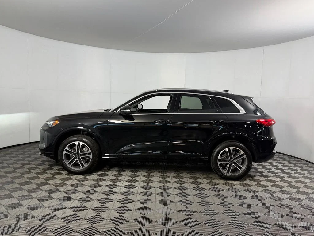 2025 Audi Q5 Premium - Photo 11