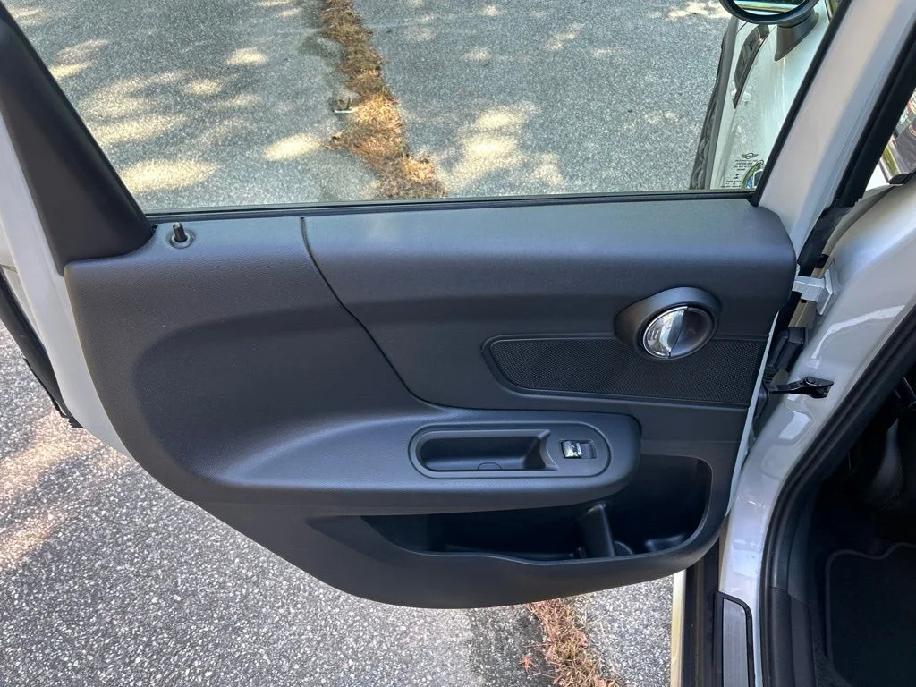 Used 2021  MINI Oxford Edition image 27