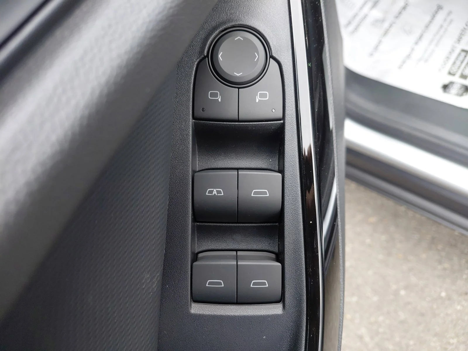 2027 Chevrolet Equinox LT - Photo 16