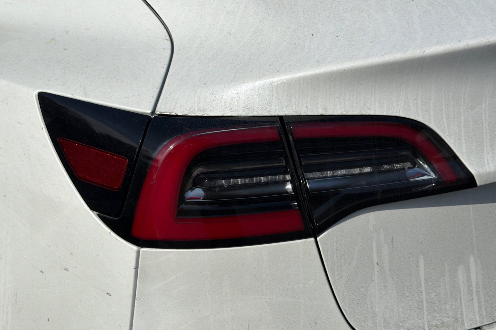 Used 2022  Tesla Base image 12