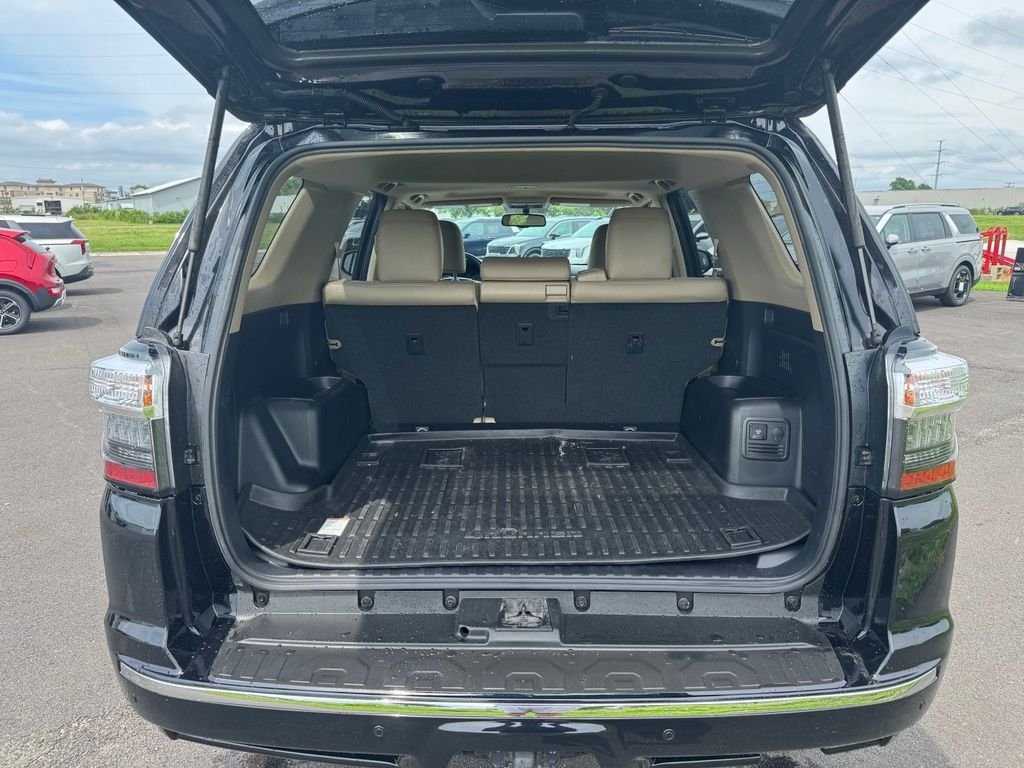 Used 2019  Toyota Limited image 8