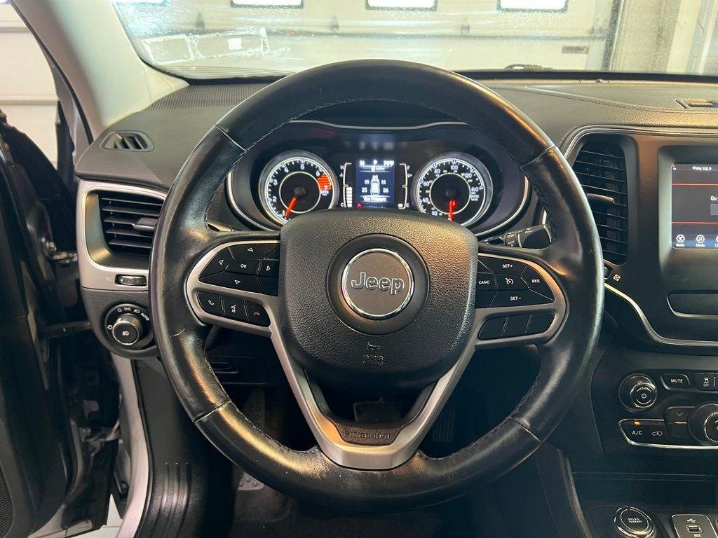 Used 2019 Billet Silver Metallic Clearco Jeep Latitude Plus image 20