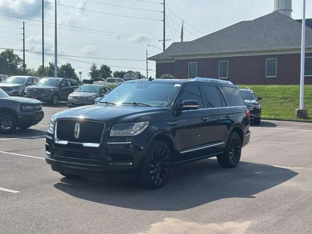 Used 2021 Black Lincoln  image 7