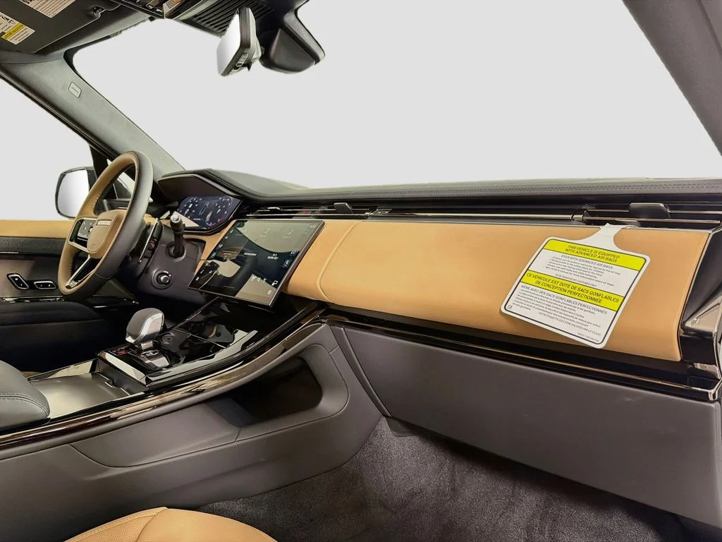 New 2026 Fuji White Land Rover Dynamic SE image 31
