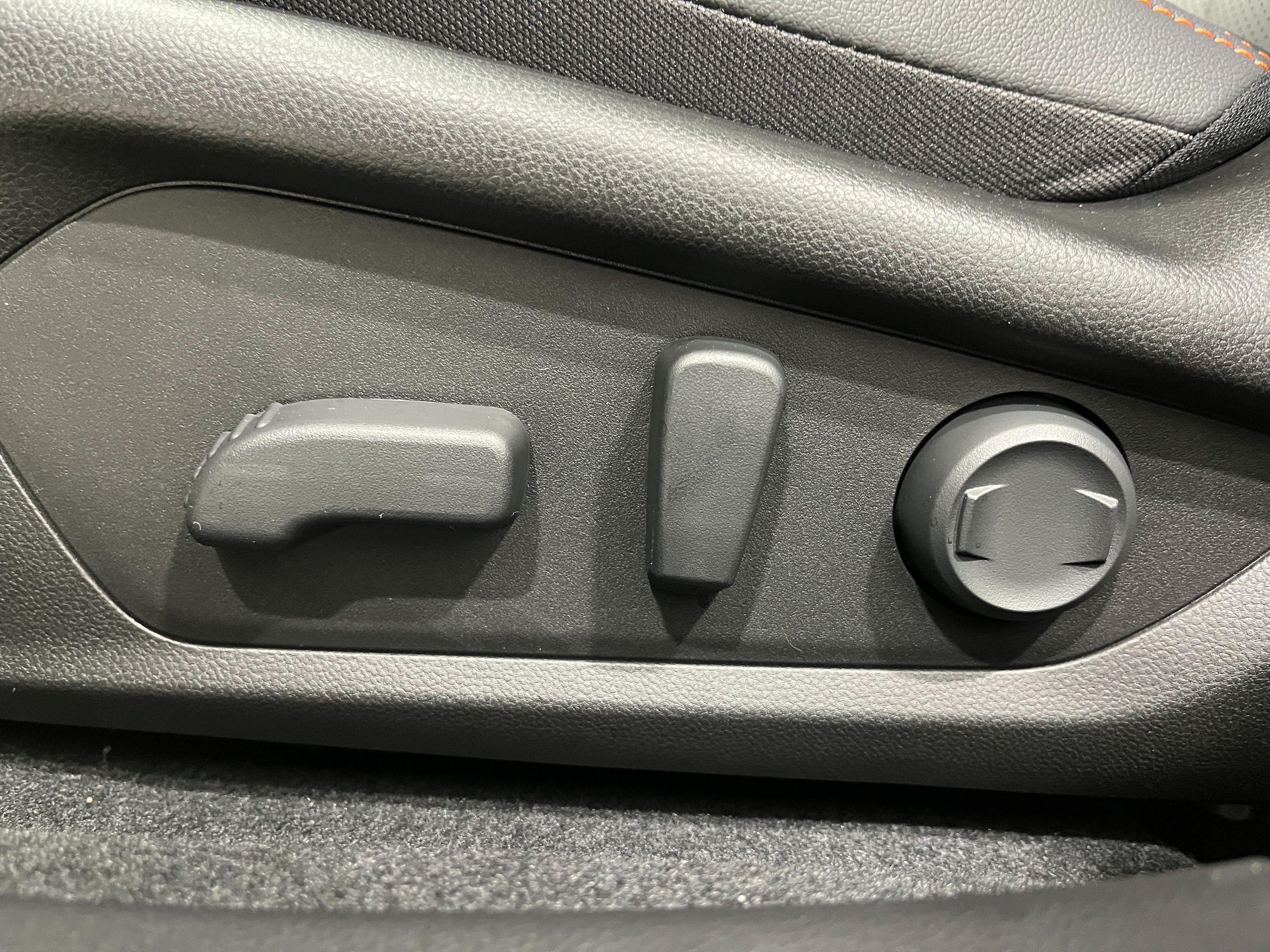 New 2026 ICE SILVER METALLIC Subaru Limited Hybrid image 13