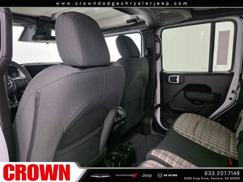 New 2026 Bright White Clear-Coat Exterior Paint Jeep 85th Anniversary Edition image 12