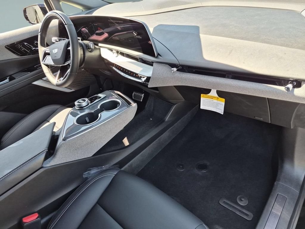 2027 Cadillac OPTIQ Luxury - Photo 28
