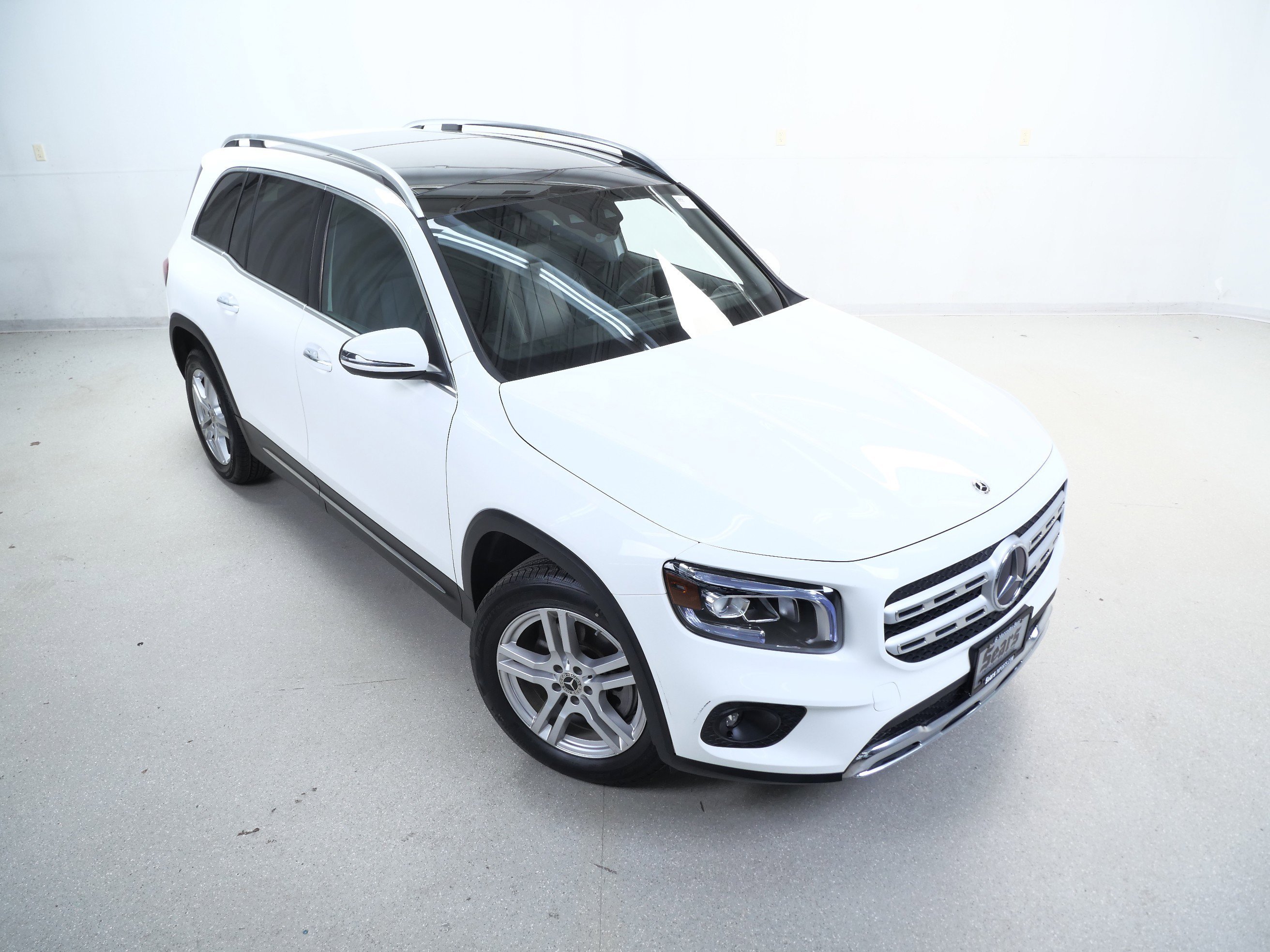 Certified Used 2021 Polar White Mercedes-Benz GLB 250 image 4