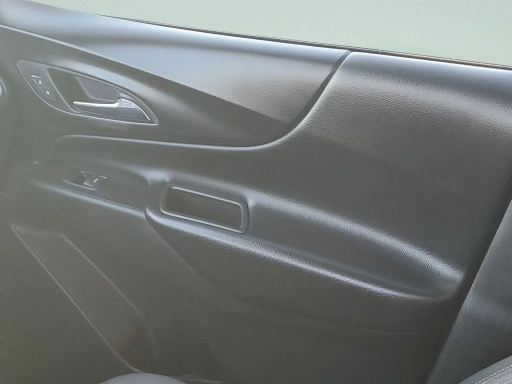 Used 2019 IRIDESCENT PEARL TRICOAT Chevrolet LT image 13