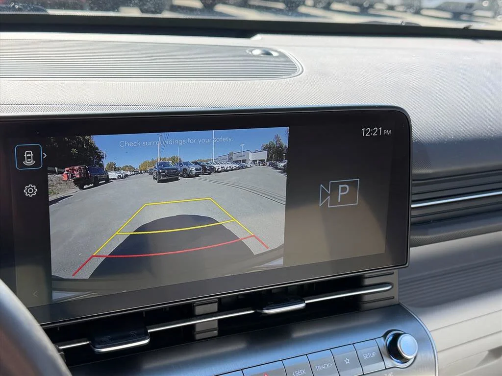Used 2025 White Hyundai SEL image 26