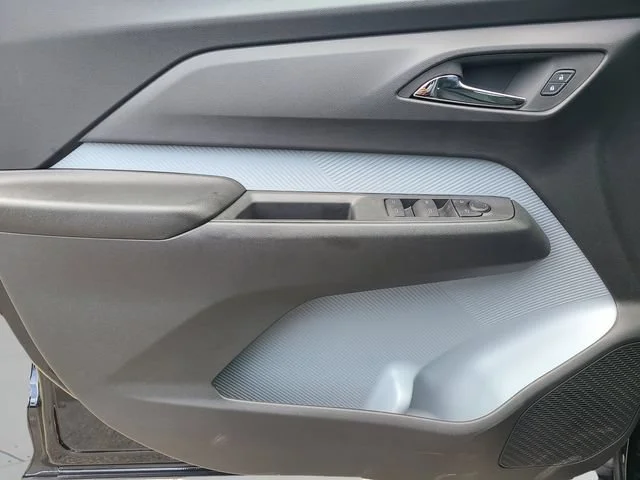 New 2027 Mosaic Black Metallic Chevrolet LT image 15