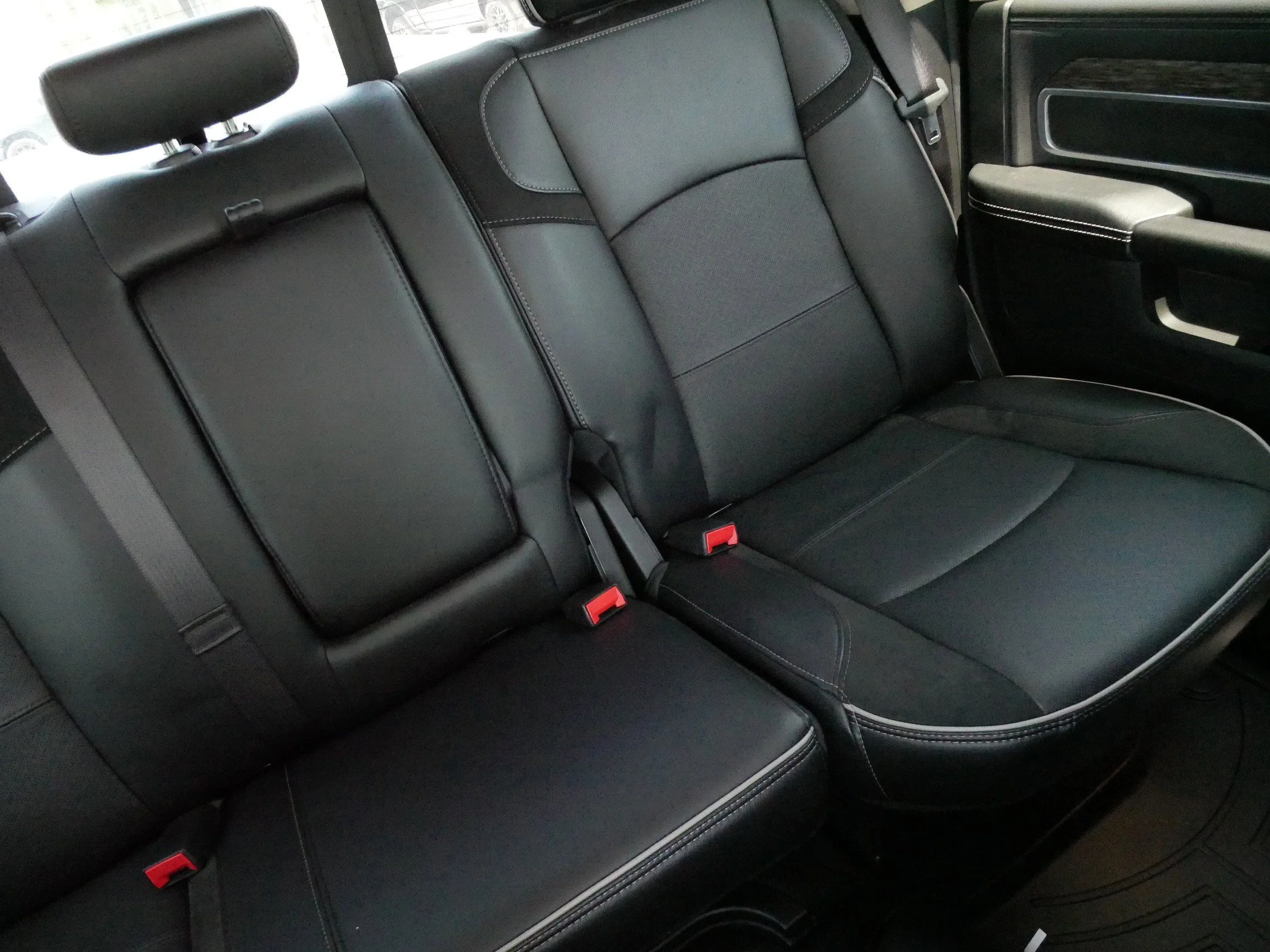 Used 2020 Granite Crystal Metallic Clearcoat Ram Laramie image 14