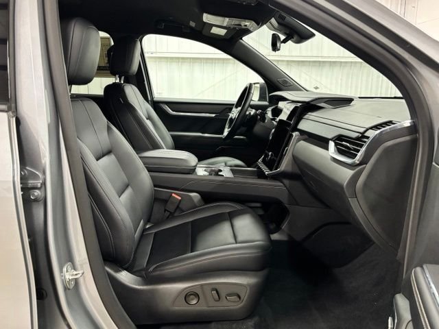 Used 2026 Silver GMC Elevation image 22