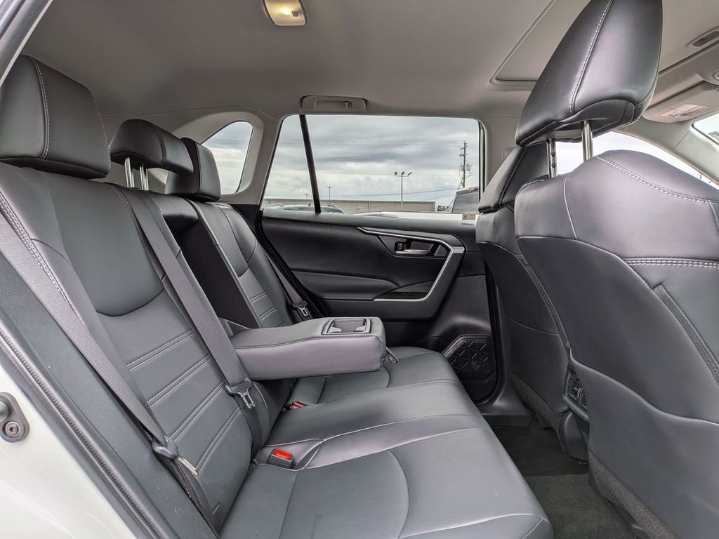 Used 2024 Beige Toyota XLE Premium image 29