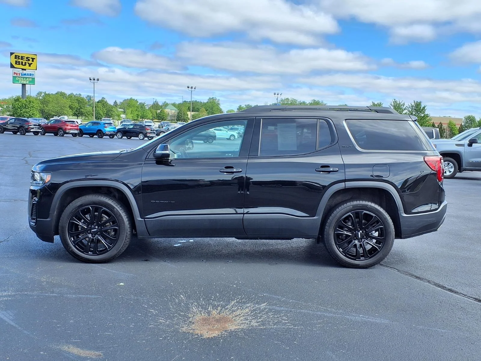 Used 2023 Black GMC SLT image 23