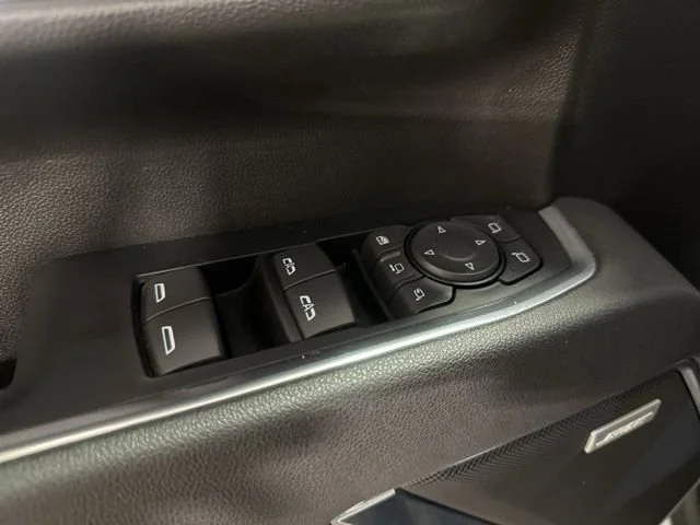 Used 2025 Summit White Chevrolet LTZ image 10