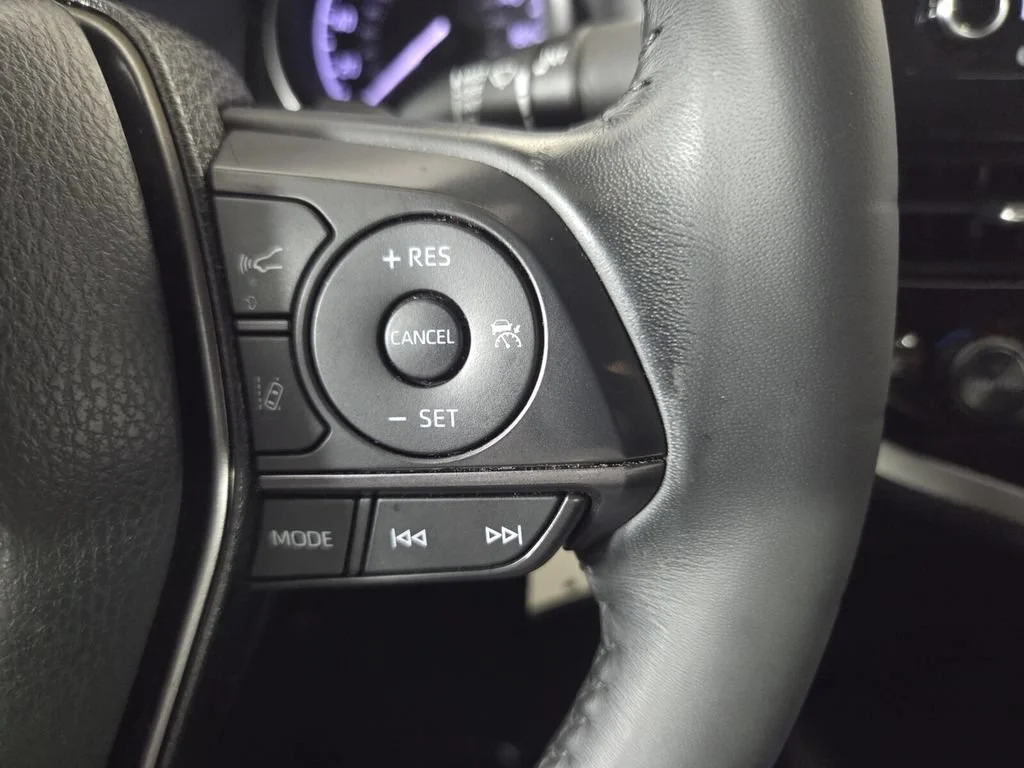 Used 2024 Ice Toyota SE image 17