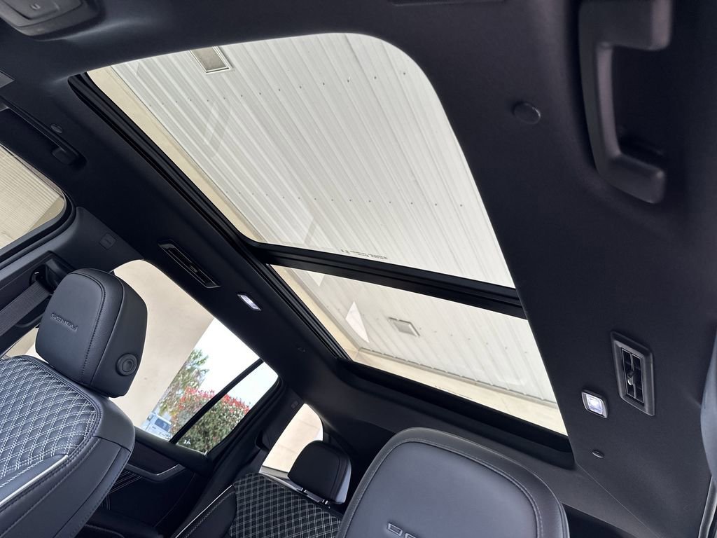 2026 GMC Acadia Denali - Photo 28
