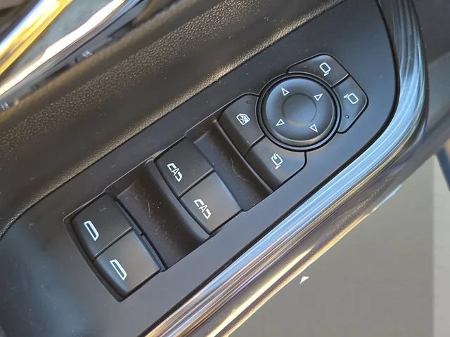 2023 GMC Acadia SLT - Photo 23