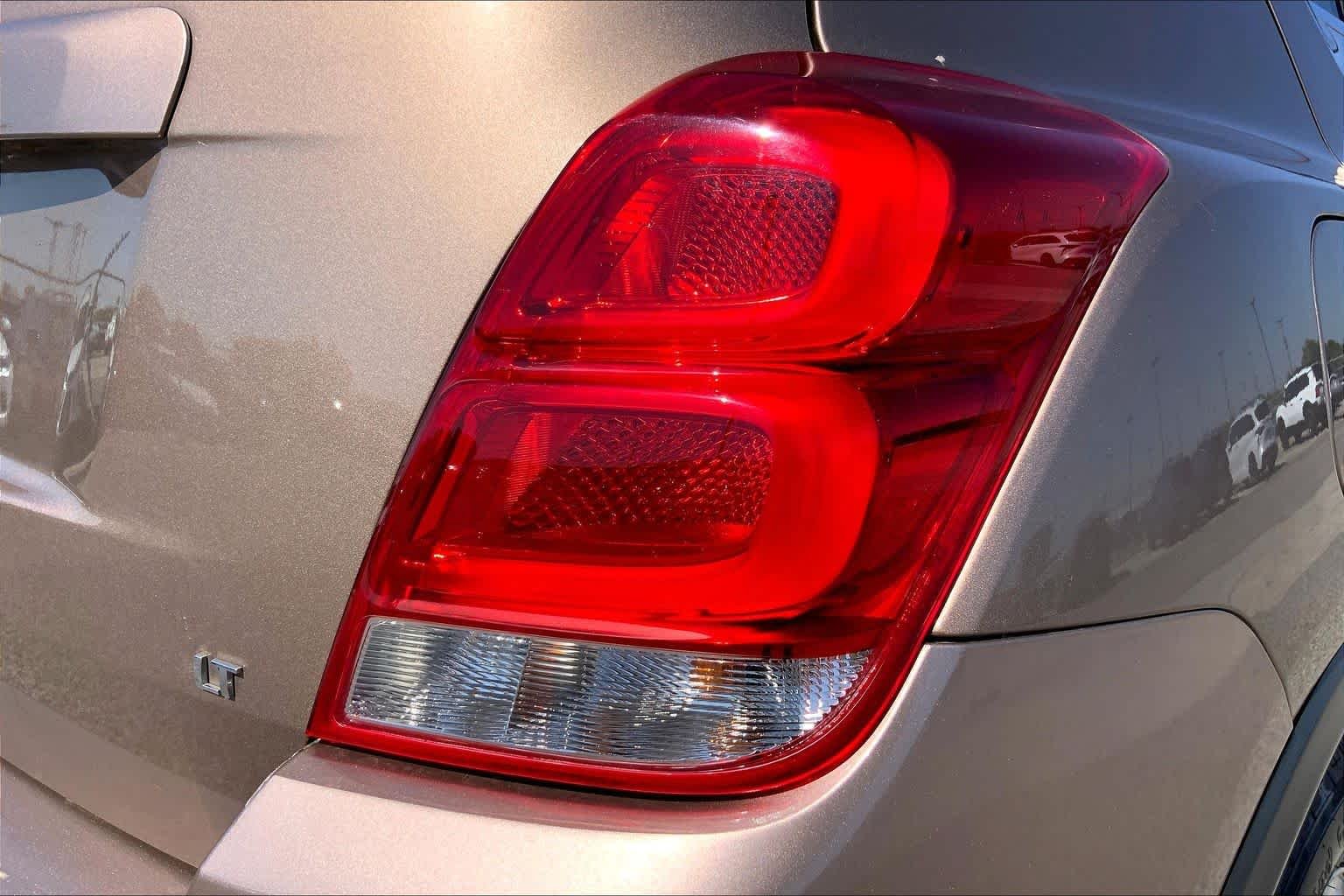Used 2018 Sandy Ridge Metallic Chevrolet LT image 10