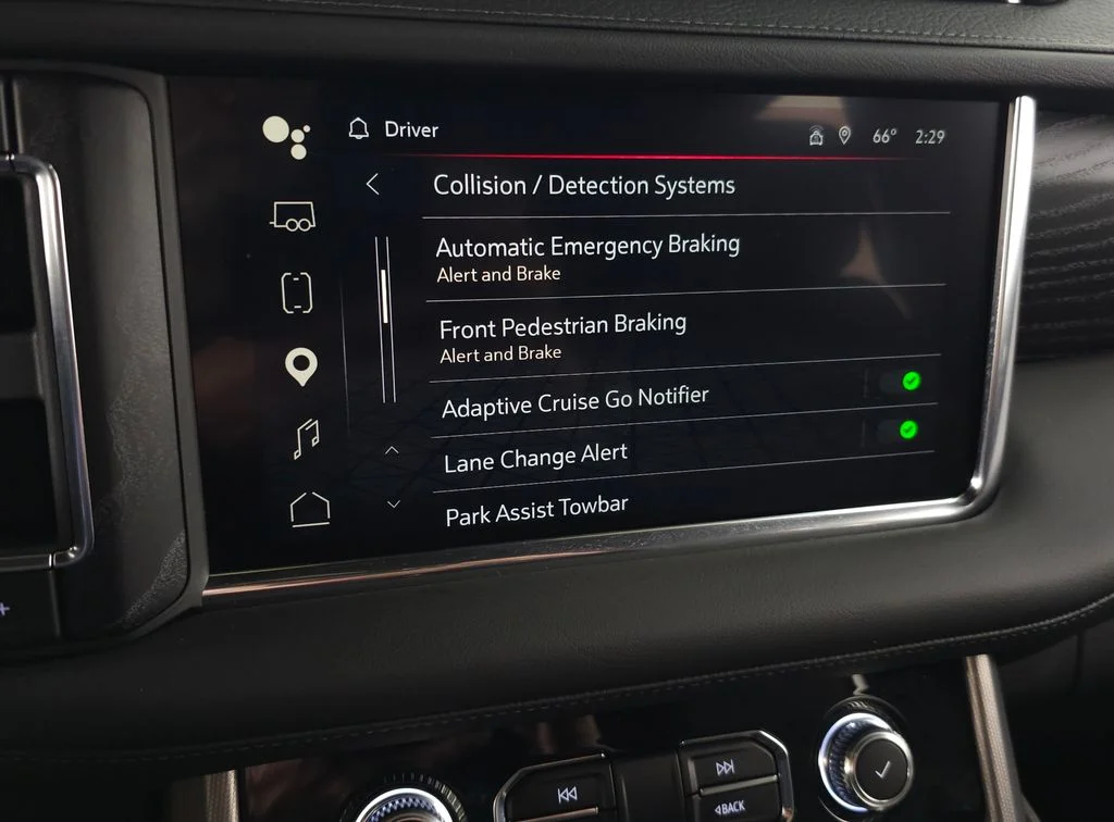 Used 2024 White GMC Denali image 29
