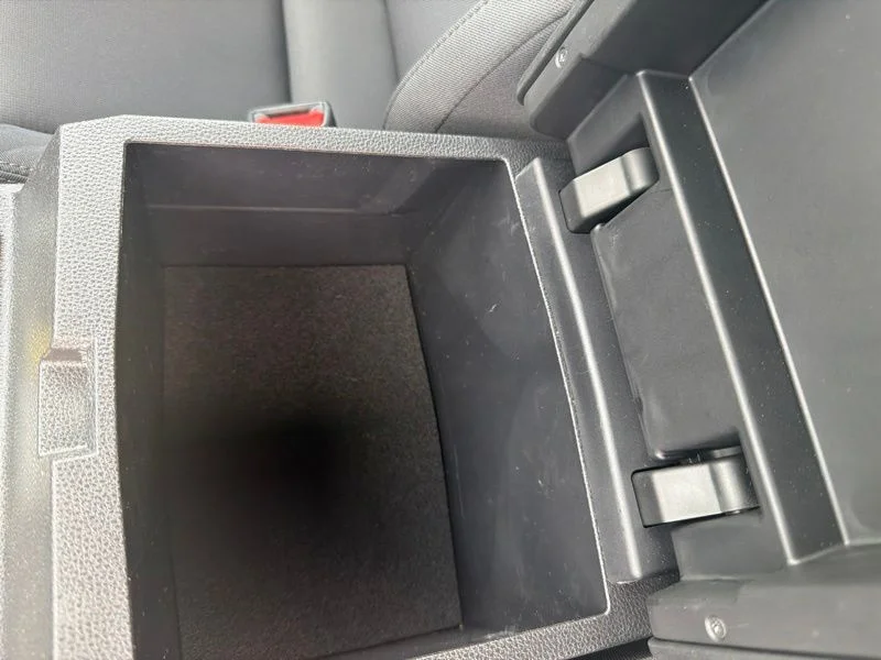 Used 2024  Toyota SR5 image 33