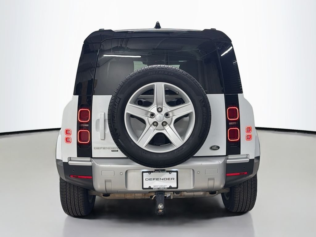 Used 2021 White Land Rover SE image 10