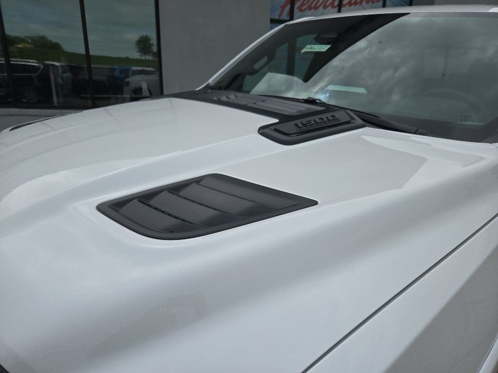 New 2026 Ivory White Tri-Coat Pearl-Coat Exterior Paint RAM Laramie image 19