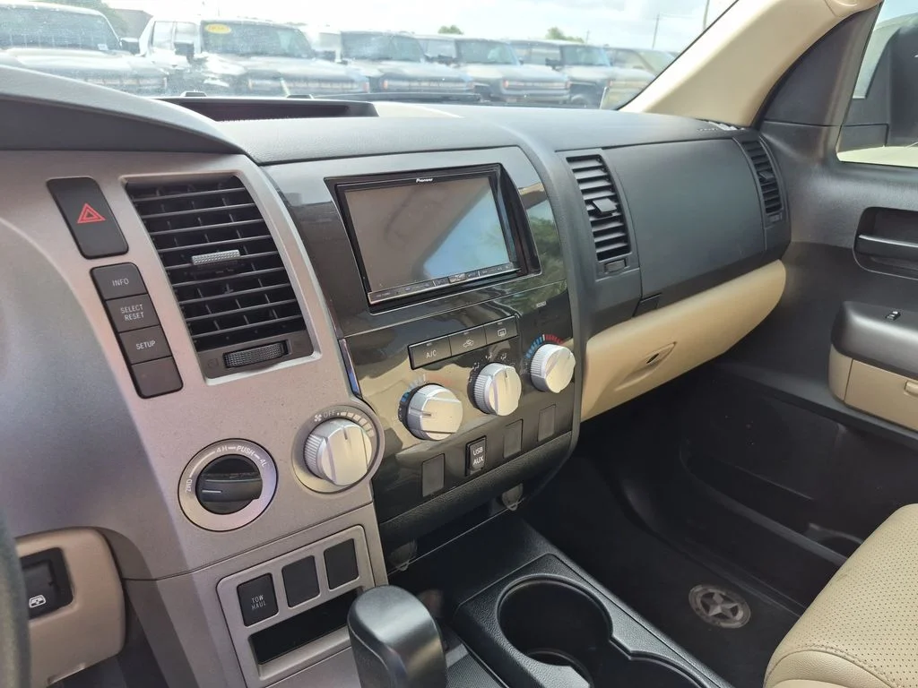 Used 2012 White Toyota Grade image 26