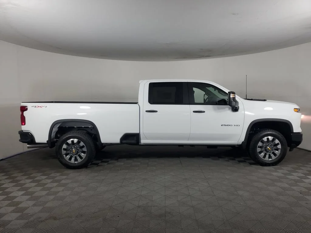 New 2026 Summit White Chevrolet Custom image 3