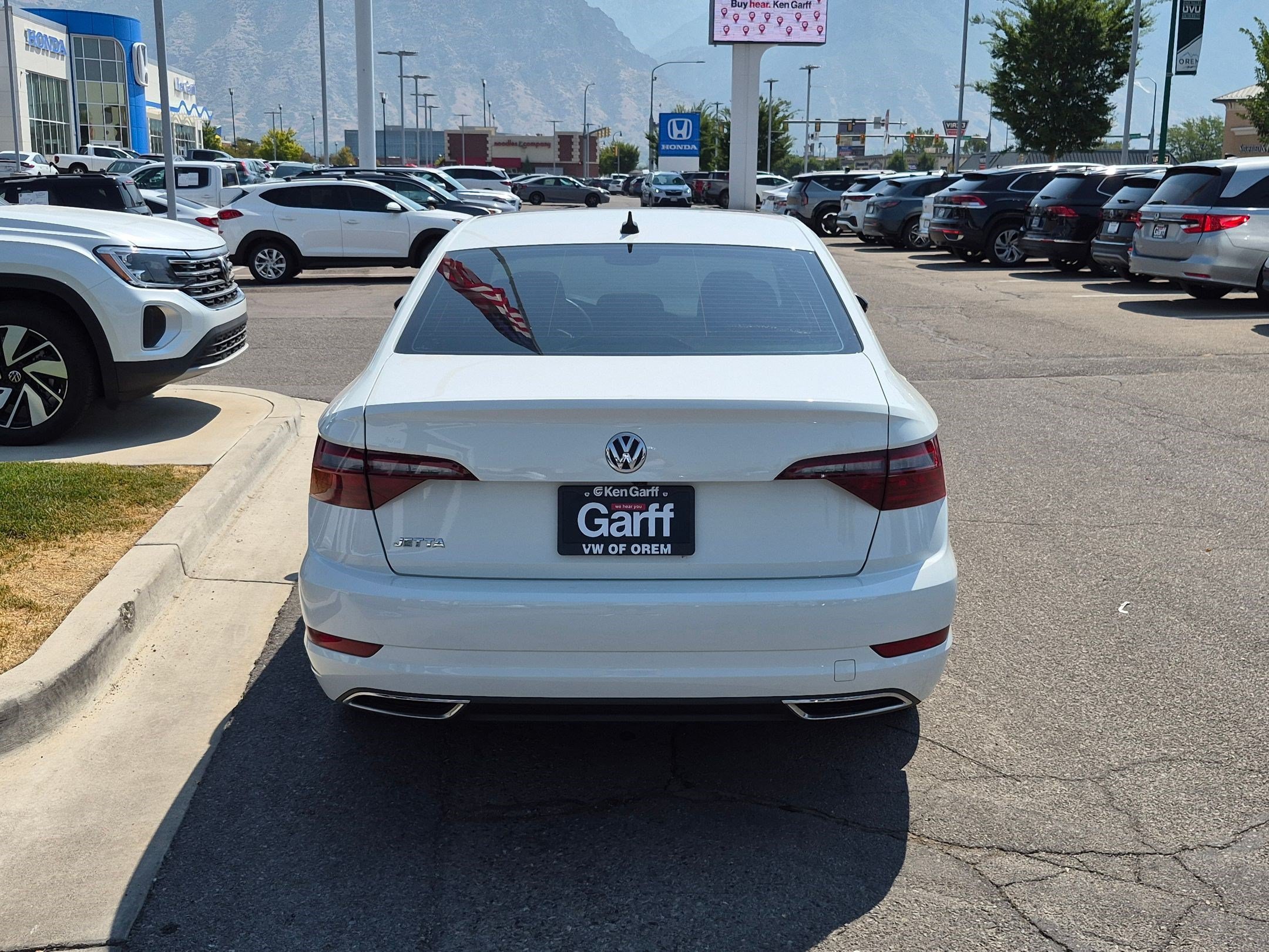 Used 2021 Pure White Volkswagen SEL Premium image 4