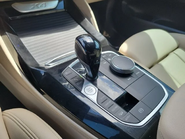 Used 2022 Black BMW xDrive30i image 27