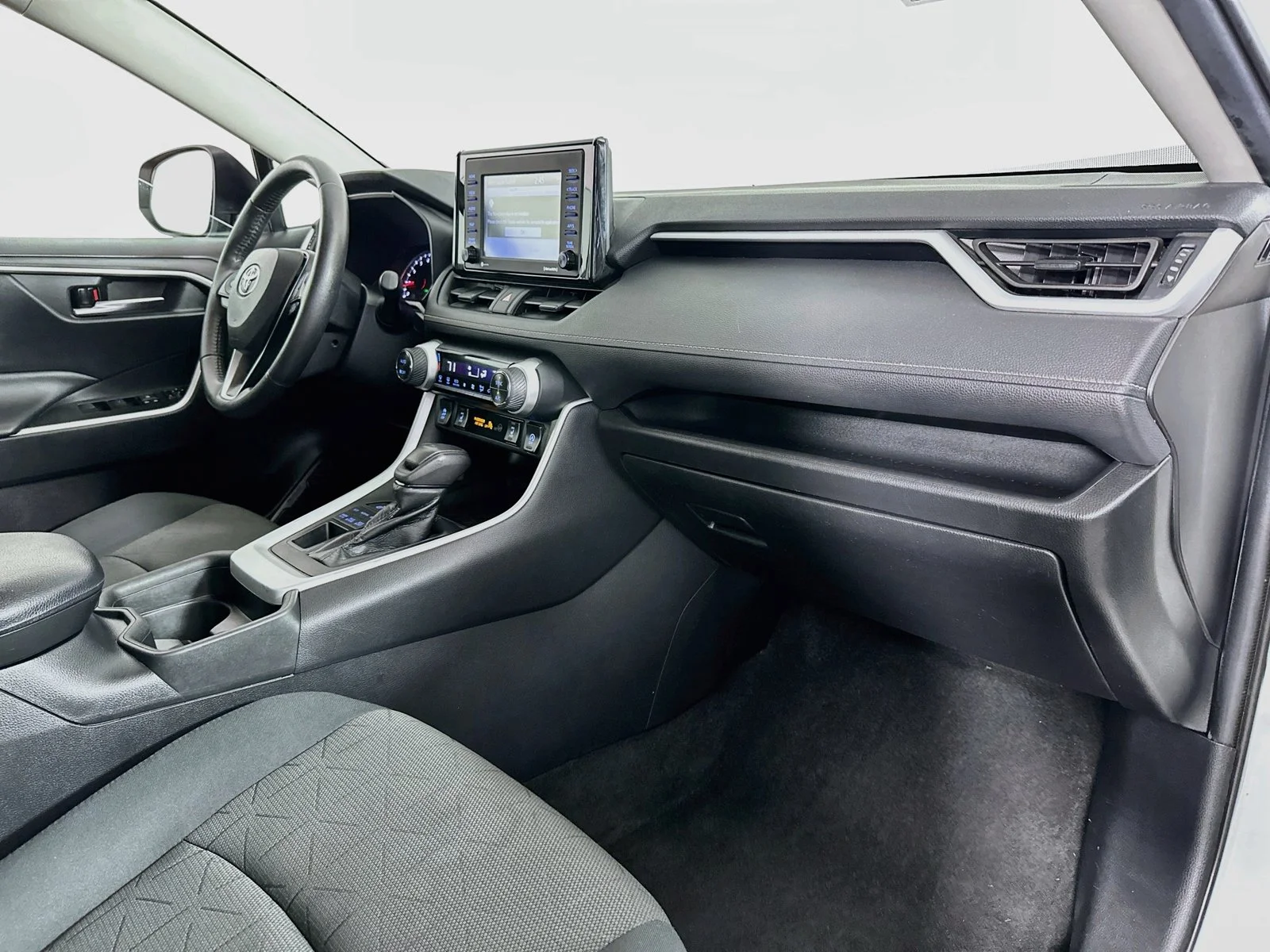 Used 2021 Super White Toyota XLE image 29