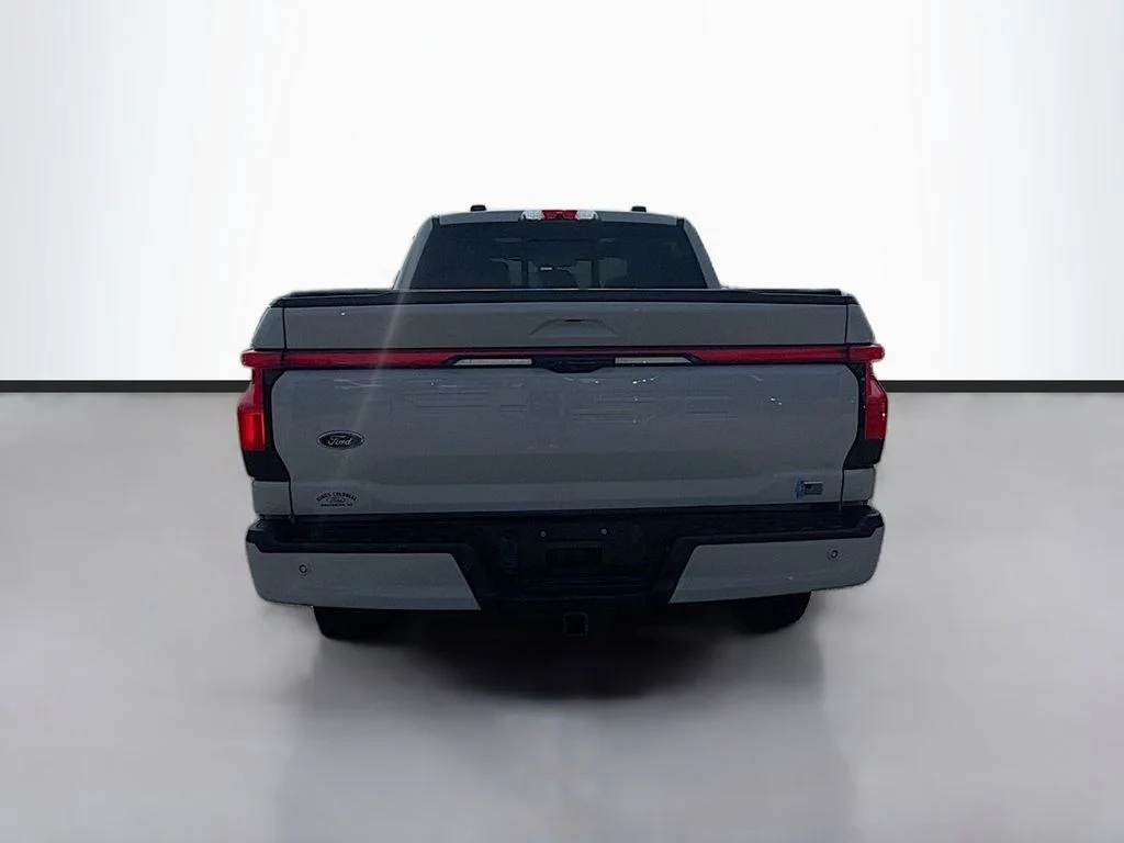 Used 2023 Avalanche Ford Lariat image 6