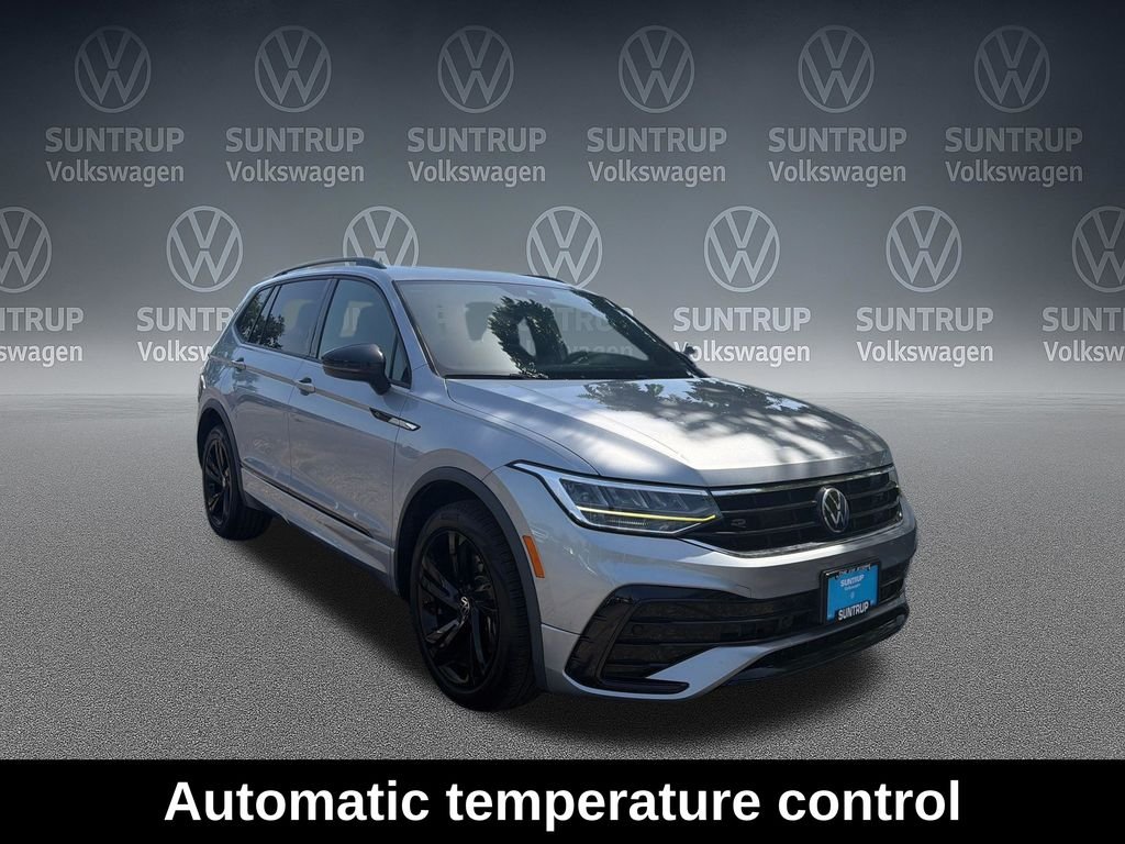 Used 2023 Silver Volkswagen 2.0T SE R-Line Black image 9