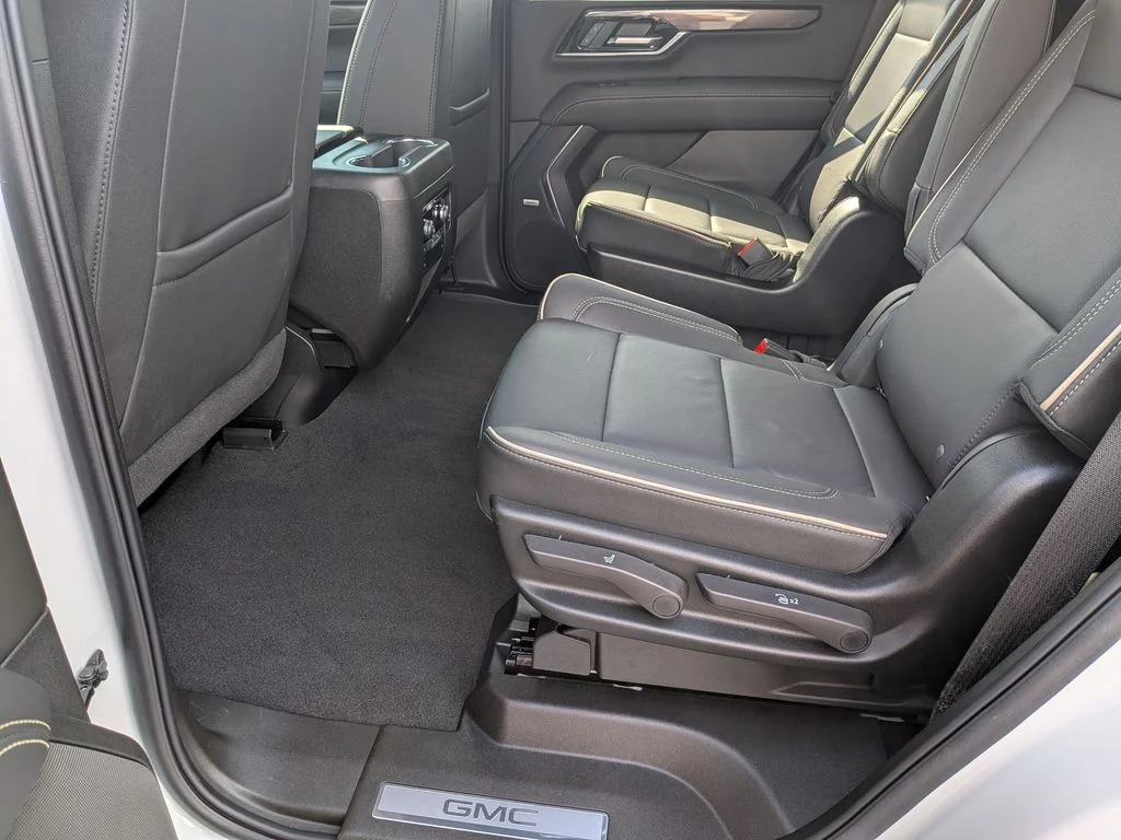 Used 2026 Summit White GMC Elevation image 21