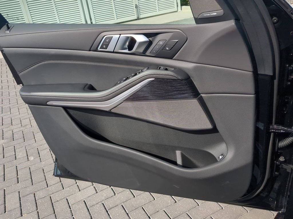 2026 BMW X5 50e - Photo 31