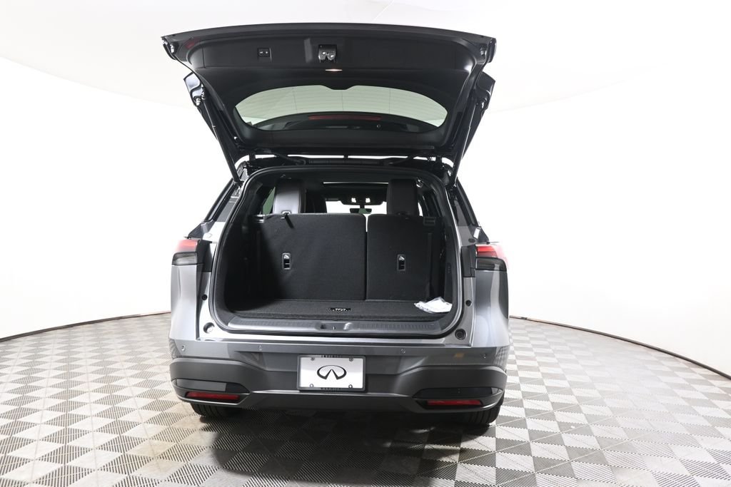 New 2027 2T GRPT SHDW INFINITI Sport AWD image 40