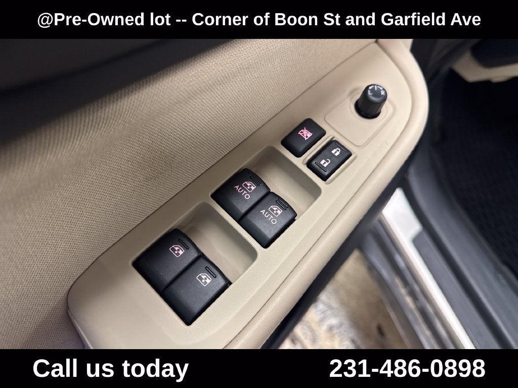 Used 2018 Gray Subaru 2.5i Premium image 16