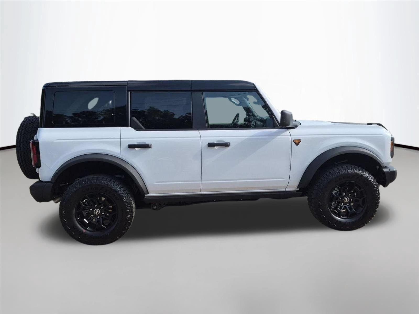 New 2026 Oxford White Ford Badlands® image 6