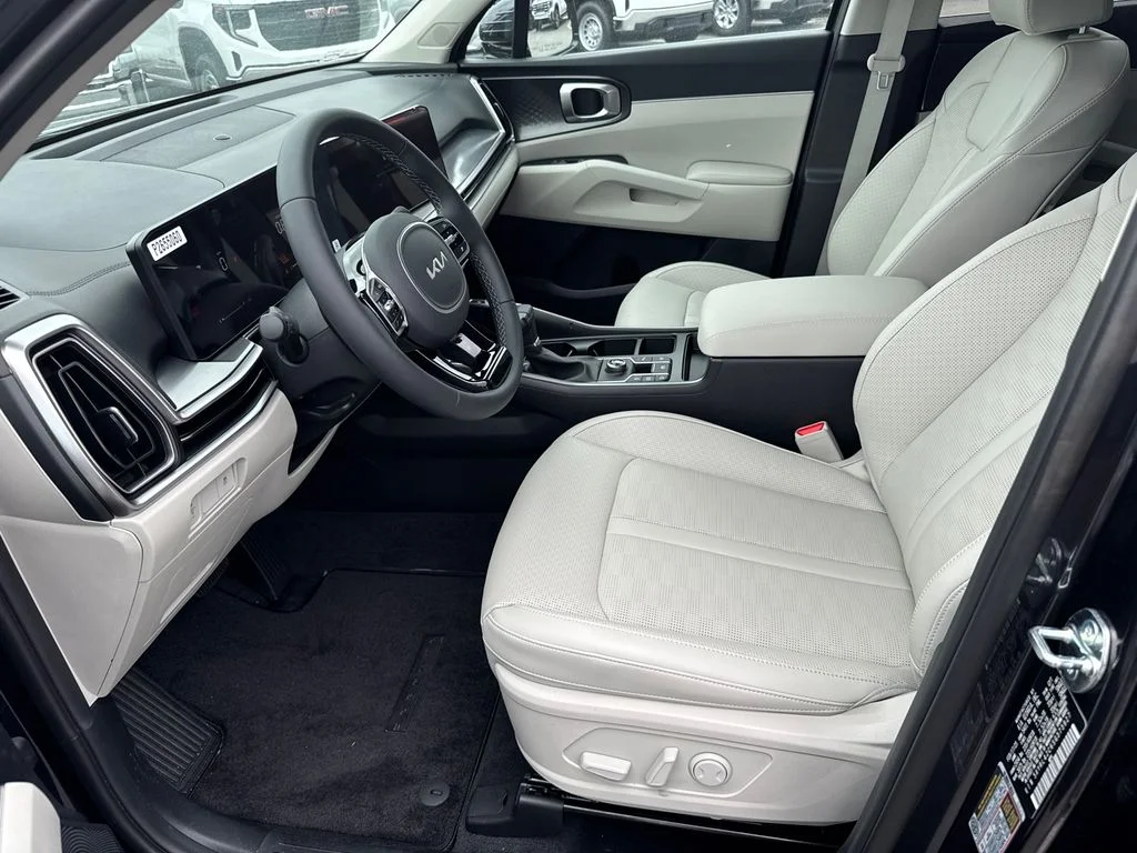 New 2025 Gray Kia S image 9